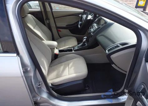 2017 Ford Focus Electric z USA, uszkodzony, nr VIN 1FADP3R46HL316720